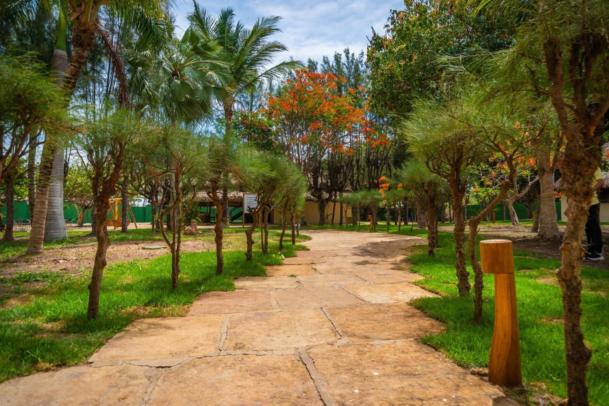 Sun City Rota Das Emocoes Camocim Exterior photo